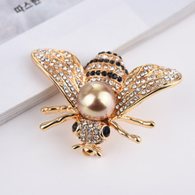 Gold Bee Brooch Pin — Diamond-Inlaid Alloy, Nature-Inspired Jewellery Accessory