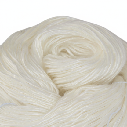Close-Up – Silk Yarn Texture